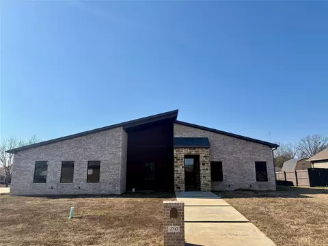 2713 Stone Briar Dr, Mount Pleasant, TX 75455
