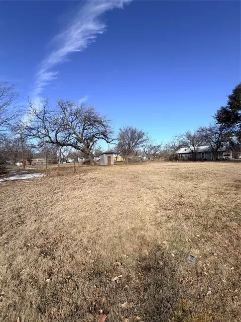 218 Cedar St, Clyde, TX 79510
