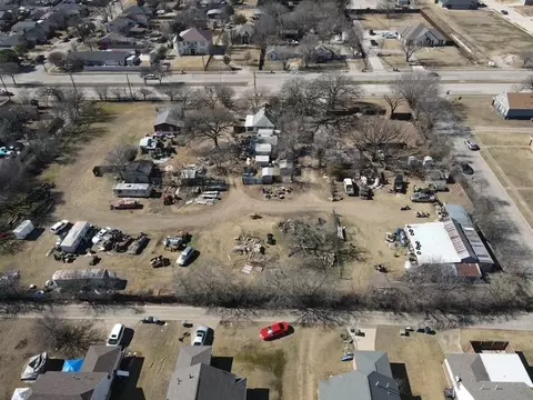 1006 N Masters Dr, Dallas, TX 75217