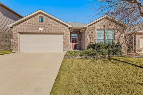 2457 Clay Creek Ln, Fort Worth, TX 76177