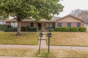 2916 Kathleen Ln, Euless, TX 76039