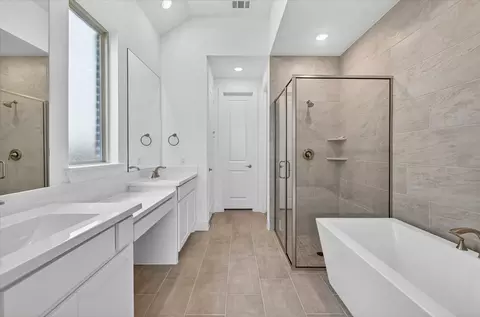Bath - 1629 Buscot Ln, Haslet, TX 76052 photo 1 of 3