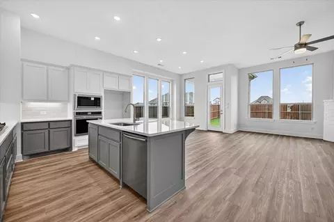 Kitchen - 1629 Buscot Ln, Haslet, TX 76052 photo 4 of 5