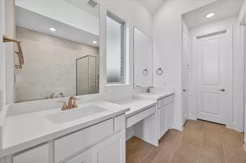 Bath - 1629 Buscot Ln, Haslet, TX 76052 photo 2 of 3