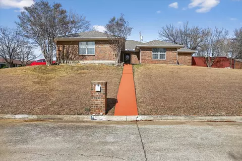 2010 Libby Ln, Grand Prairie, TX 75050