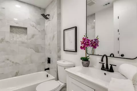 Bath - 3022 Leanne St, Rowlett, TX 75088 photo 1 of 3