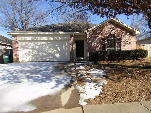 3933 Parkhaven Dr, Denton, TX 76210