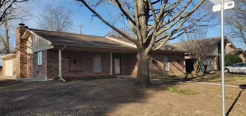425 Oxford Dr, Sherman, TX 75092