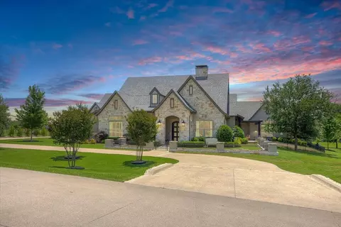 12817 Bella Villa Dr, Fort Worth, TX 76126