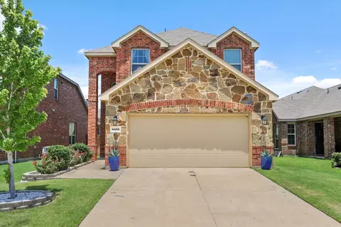 8805 Deadwood Ln, Aubrey, TX 76227