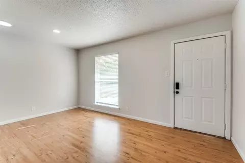 Living - 1213 Glenn Dr, Euless, TX 76039 photo 3 of 9