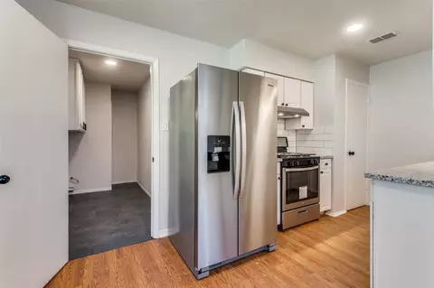 Kitchen - 1213 Glenn Dr, Euless, TX 76039 photo 4 of 4