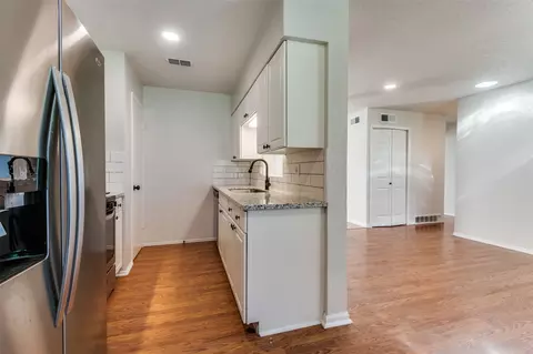 Kitchen - 1213 Glenn Dr, Euless, TX 76039 photo 3 of 4