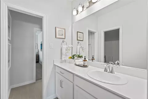 Bath - 5409 Overbrook Dr, Denton, TX 76207 photo 2 of 3