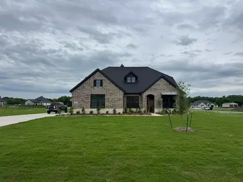 1455 Julian Dr, Van Alstyne, TX 75495