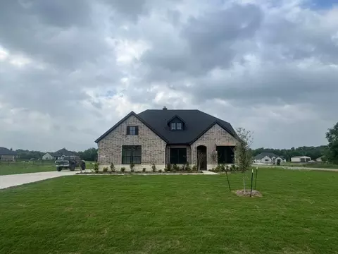 1455 Julian Dr, Van Alstyne, TX 75495