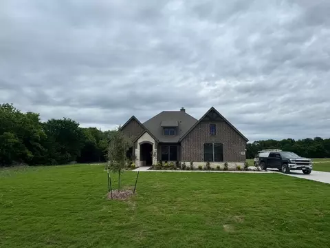 1460 Julian Dr, Van Alstyne, TX 75495