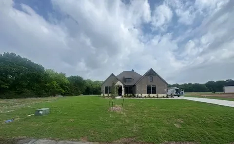 1460 Julian Dr, Van Alstyne, TX 75495