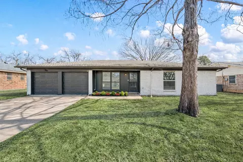 2204 Mountainview Dr, Hurst, TX 76054