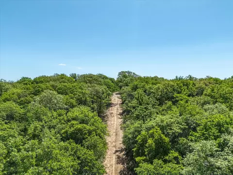900 Old Spring Rd, Montague, TX 76251