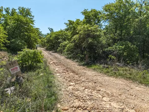 900 Old Spring Rd, Montague, TX 76251