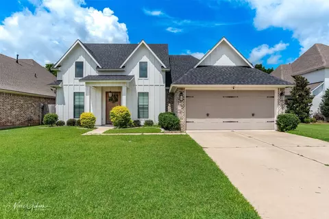 207 Jamestowne Blvd, Benton, LA 71006