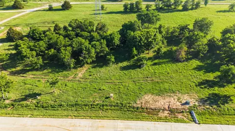 713 Sutton Ln, Copper Canyon, TX 76226
