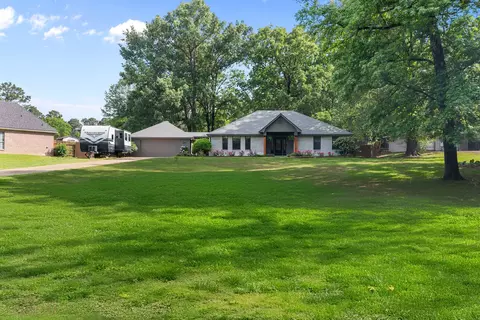 6105 Shadow Wood Dr, Shreveport, LA 71107