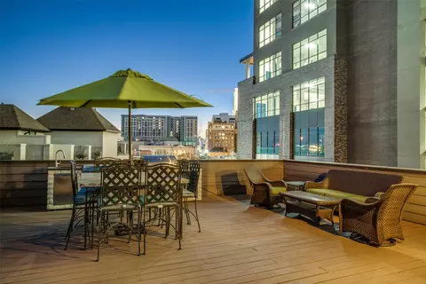 2111 Albany St, Dallas, TX 75201