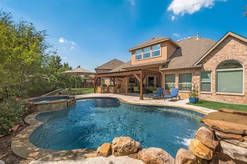 600 Splash Dr, Mckinney, TX 75071