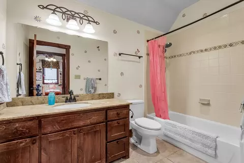 Bath - 401 Denton St E, Argyle, TX 76226 photo 3 of 4