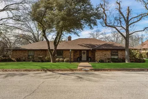 1662 Watson Rd, Fort Worth, TX 76103