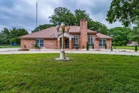 3040 Woodglen Dr, Commerce, TX 75428