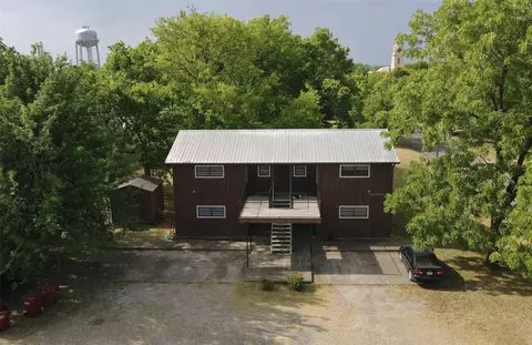 104 E South St, Clarksville, TX 75426