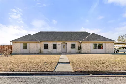 1000 La Villeta St, Mexia, TX 76667