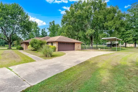 10016 Mustang Cir, Keithville, LA 71047