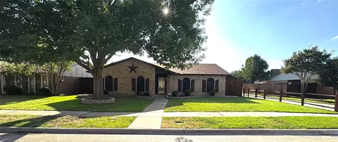 3437 Livingston Ln, Carrollton, TX 75007