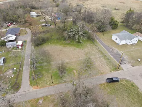 711 E Pine St, Winnsboro, TX 75494