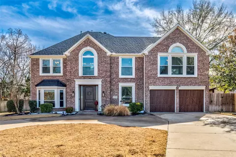 1901 N Port Ct, Grapevine, TX 76051
