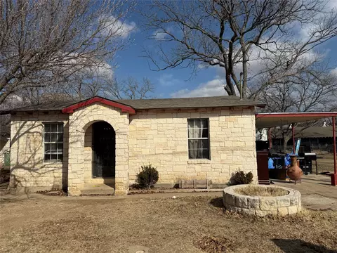 819 Paddock St, Stephenville, TX 76401