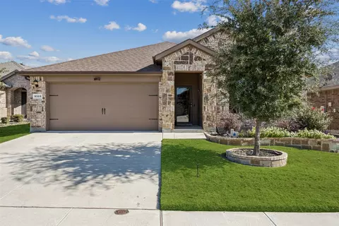 9328 Hill Topper Trl, Fort Worth, TX 76131