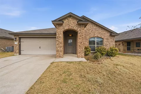 2716 Skinner Dr, Lorena, TX 76655