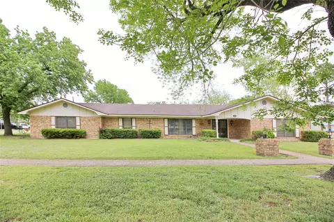 400 S Fordyce St, Blooming Grove, TX 76626
