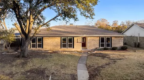 2412 Bengal Ln, Plano, TX 75023