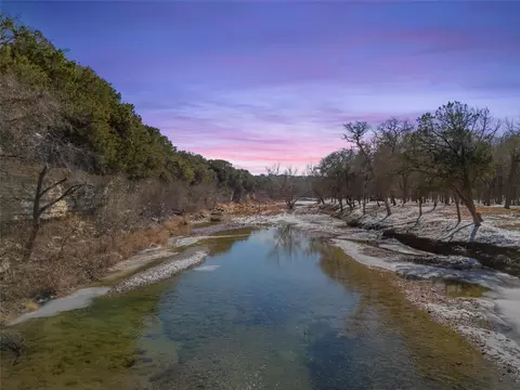 705 Lost Hunters Cyn, China Spring, TX 76633