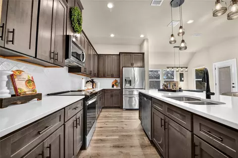 2044 Redemption Dr, Weatherford, TX 76088