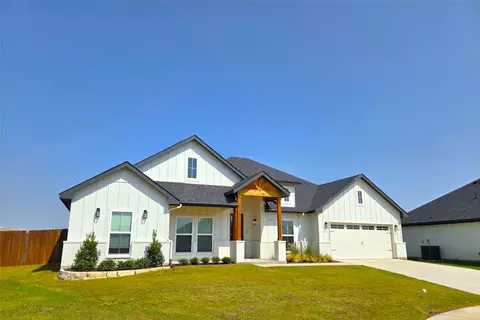 204 Cliff Ct, Godley, TX 76044
