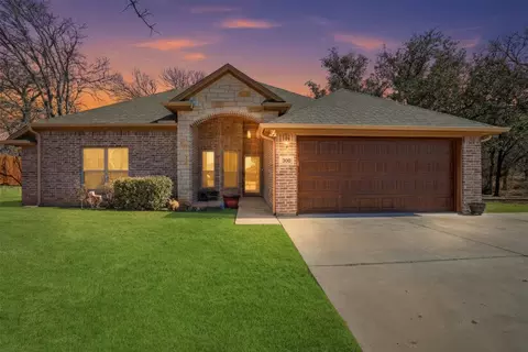 306 Donna Cir, Granbury, TX 76049