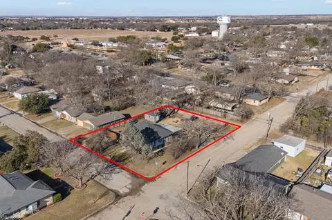 700 Euclid St, Cleburne, TX 76033 photo 3