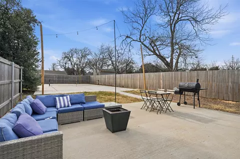 Exterior - 3700 N 23rd St, Waco, TX 76708 photo 3 of 5